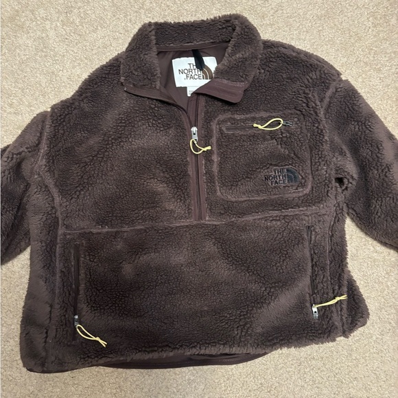 North Face Women’s Extreme Pile Pullover - Picture 3 of 3